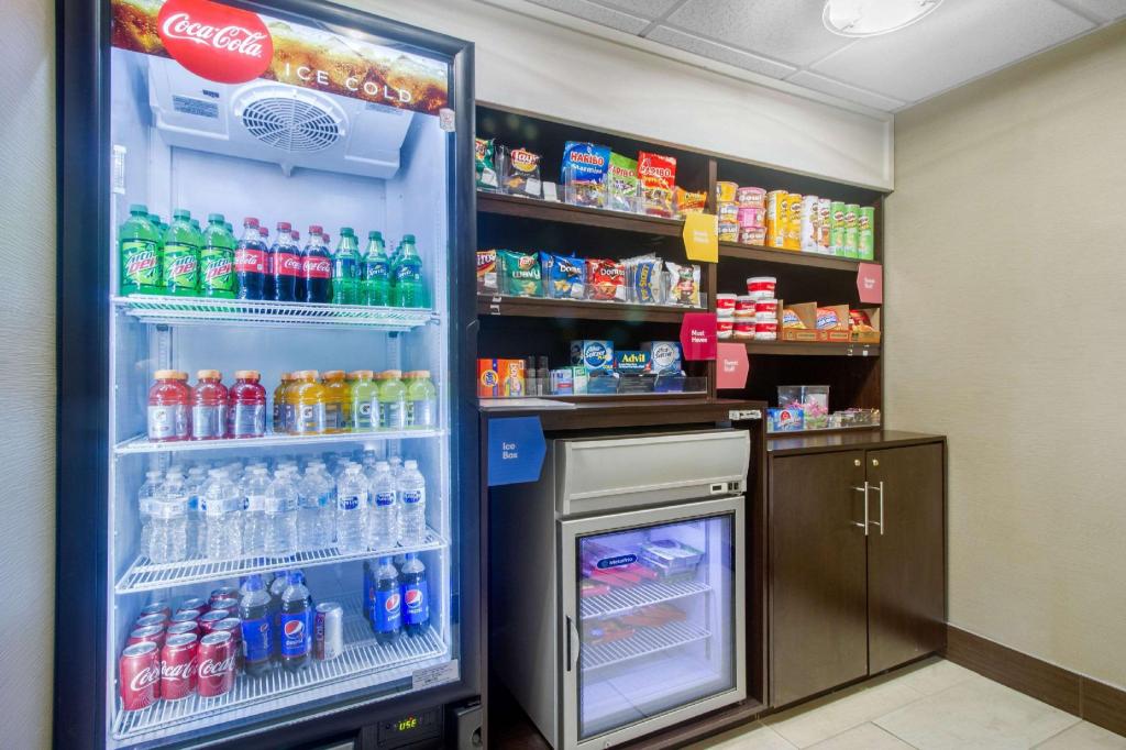 Comfort Suites Danville Main image 1